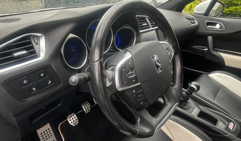 DS4 SPORT CHIC 1.6B/200 KONI FULL OPCJA navi pdc skóry PERŁA masaże full