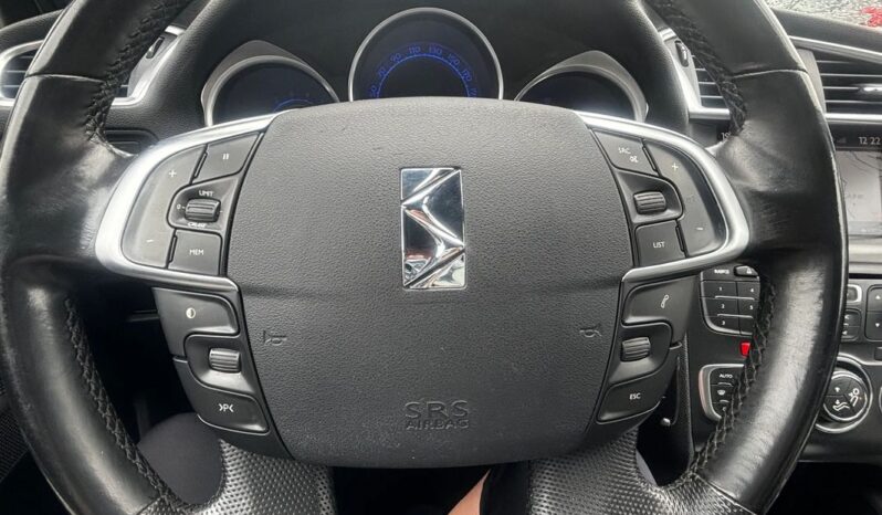 DS4 SPORT CHIC 1.6B/200 KONI FULL OPCJA navi pdc skóry PERŁA masaże full