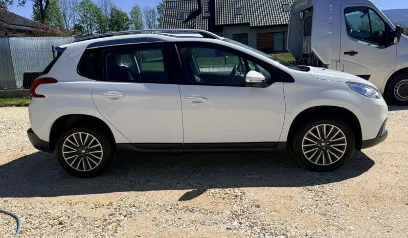 Peugeot 2008 1.2 VTi Allure full