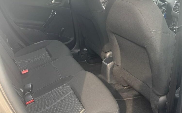 Peugeot 208 1.4 VTi Active full